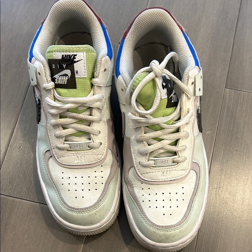 Nike Air Force 1 White and Green Sneakers